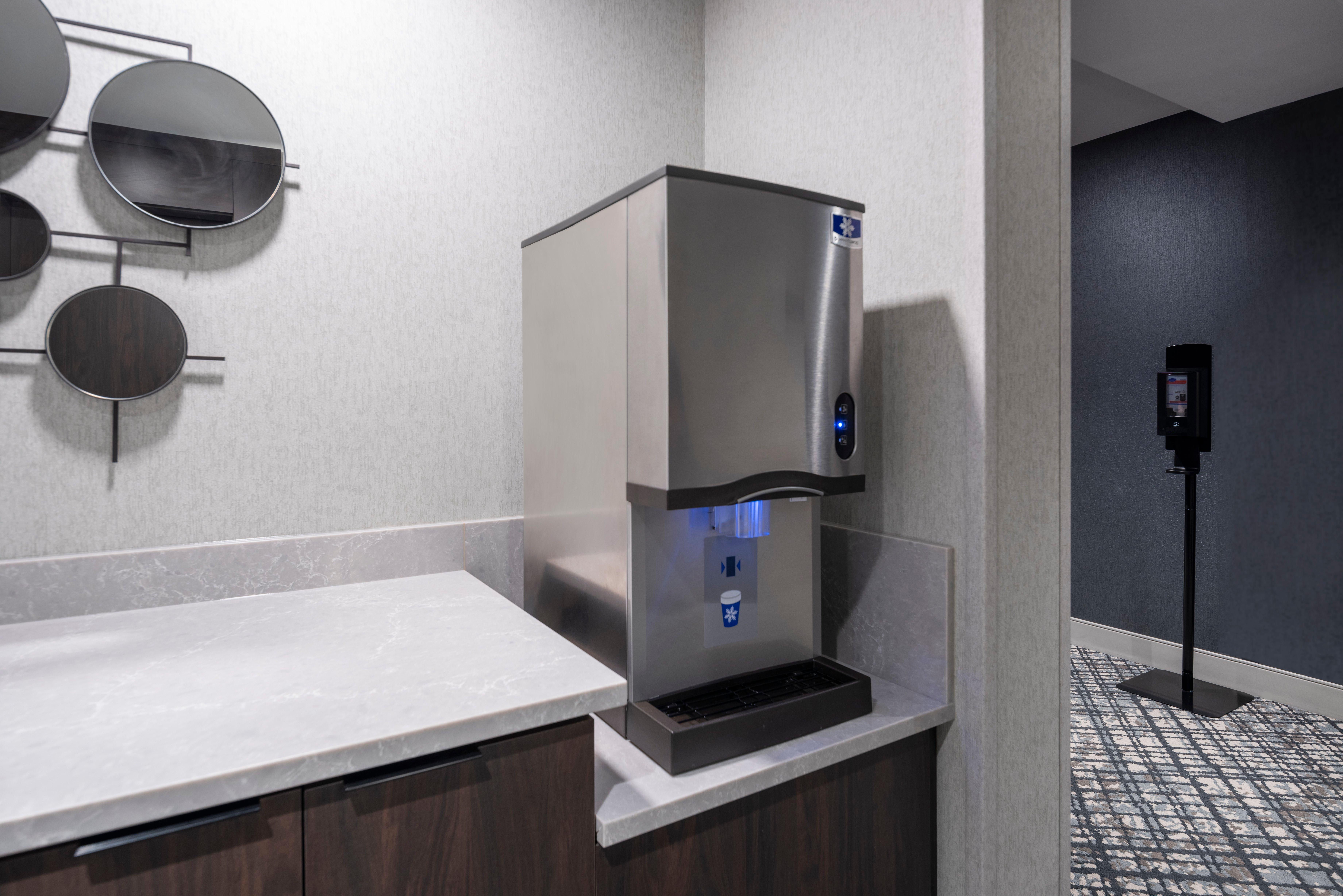 Holiday Inn Express - Boston Logan Airport - Revere By Ihg Exterior photo