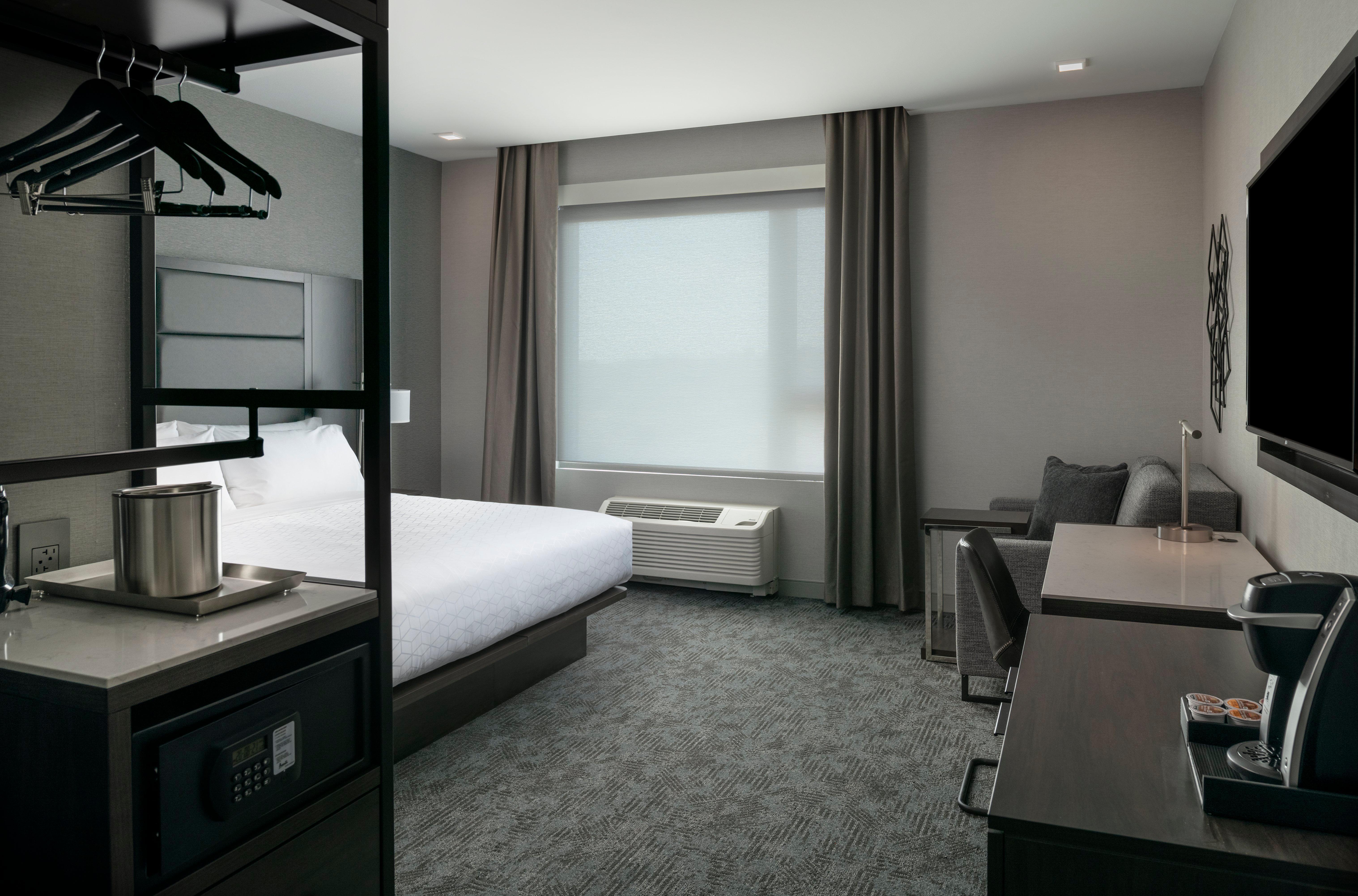 Holiday Inn Express - Boston Logan Airport - Revere By Ihg Exterior photo